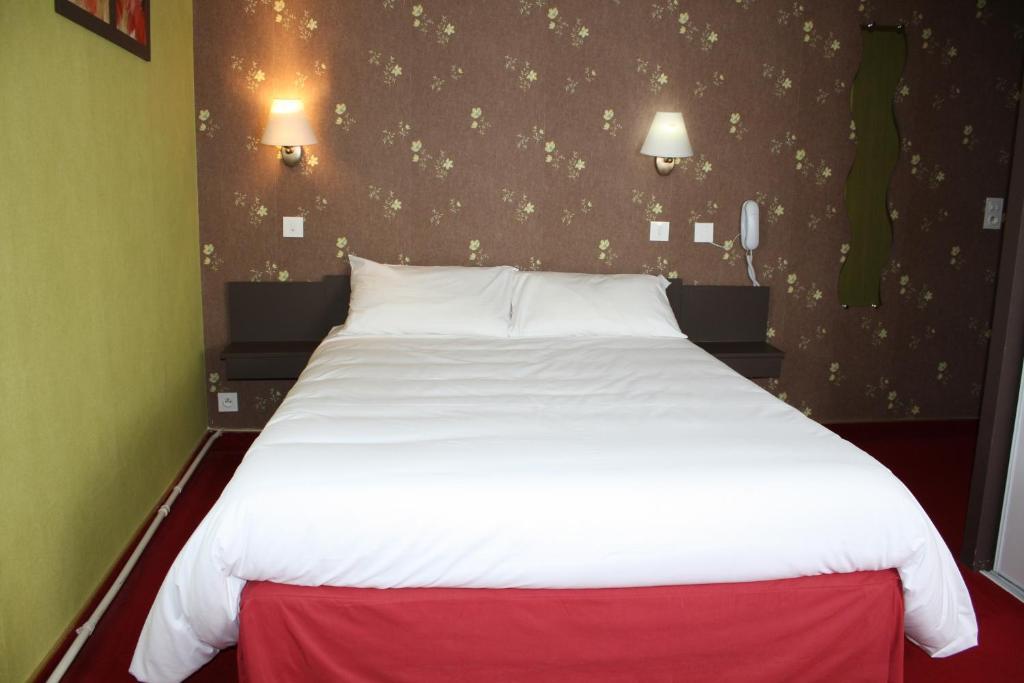 Hotel Du Touring Saint-Céré Habitación foto